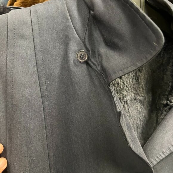 Woman's Fur-lined Navy Trenchcoat: removable lining, and hood Montreal, made. - Picture 6 of 9